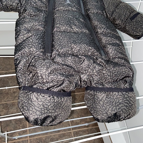 snow ❄️ jordan - Picture 6 of 10